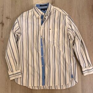 Vintage Tommy Hilfiger button-up shirt from 2002 size Large